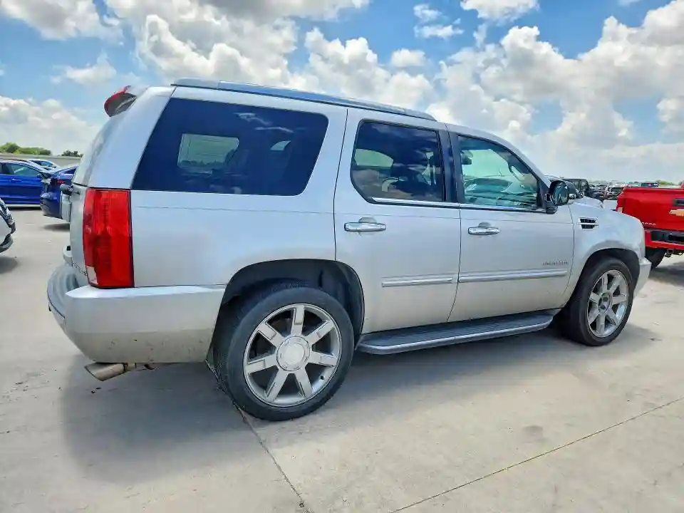 1GYS4BEF8BR139002 2011 CADILLAC ESCALADE-2