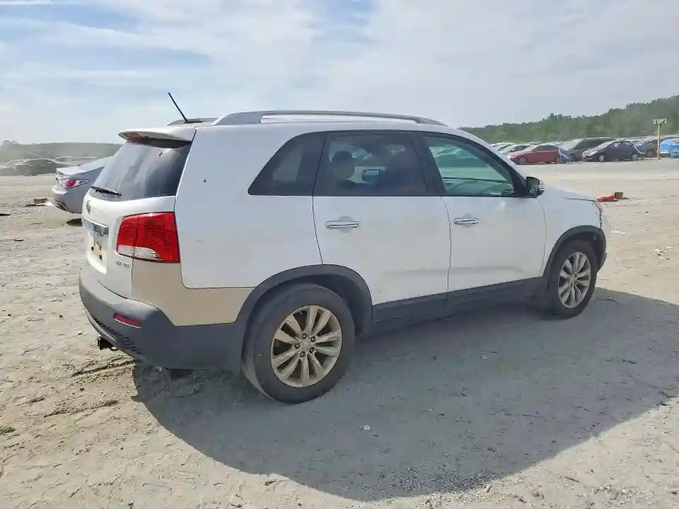 5XYKU4A24BG088665 2011 KIA SORENTO-2