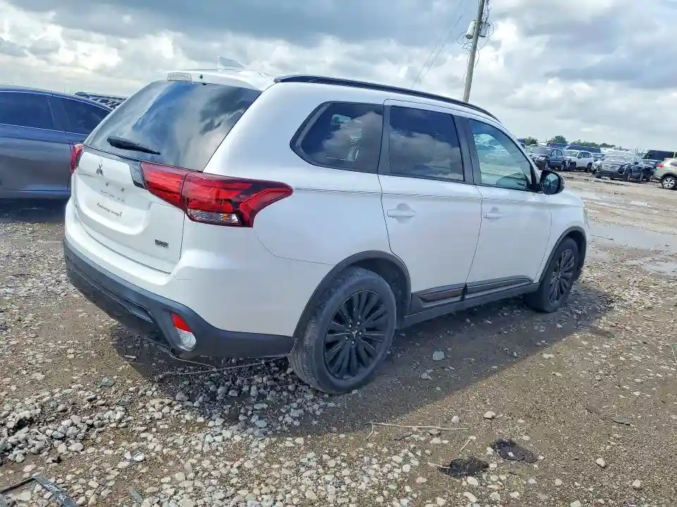 JA4AZ3A33LZ030124 2020 MITSUBISHI OUTLANDER-2