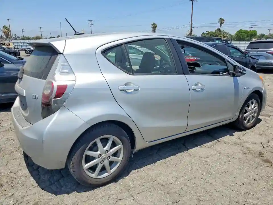 JTDKDTB3XC1014749 2012 TOYOTA PRIUS-2