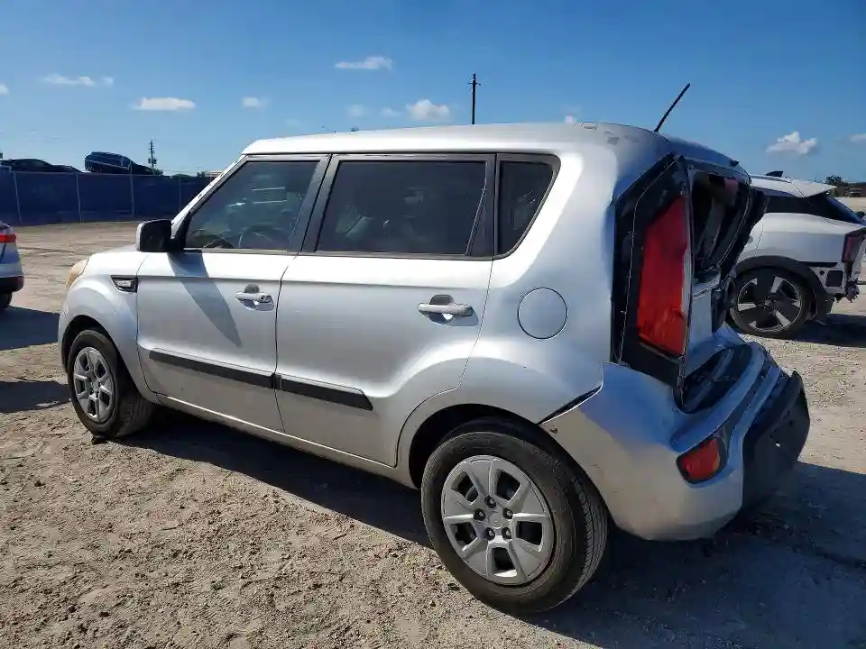 KNDJT2A53C7431428 2012 KIA SOUL BASE-1