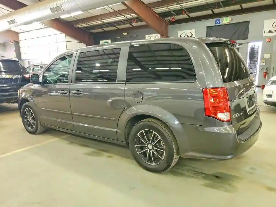 2C4RDGBG7HR562588 2017 DODGE CARAVAN-1