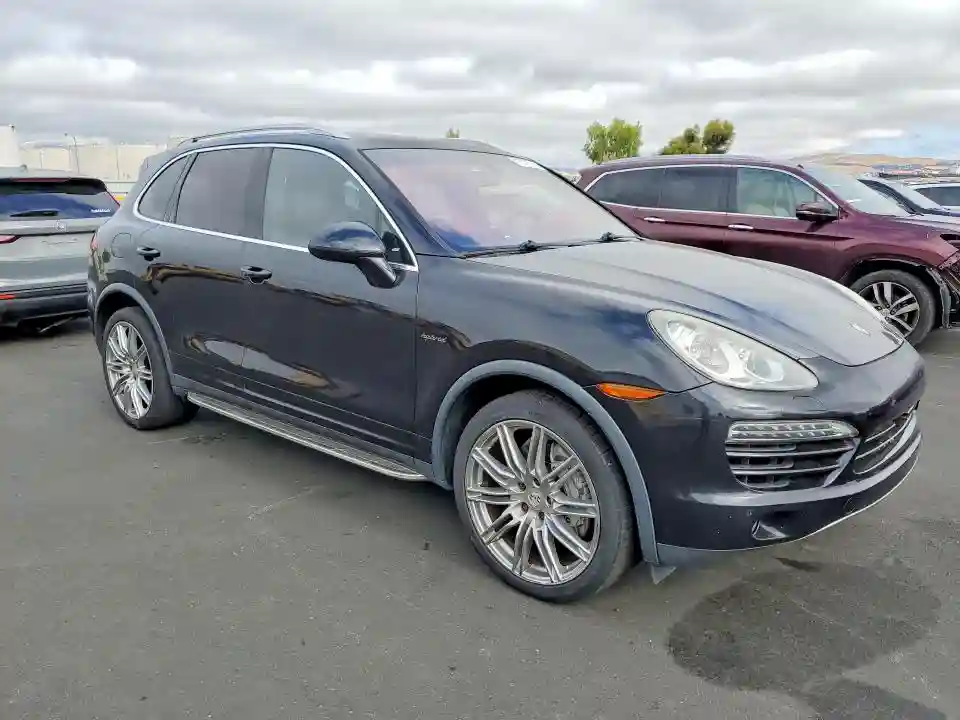 WP1AE2A24BLA92733 2011 PORSCHE CAYENNE-3