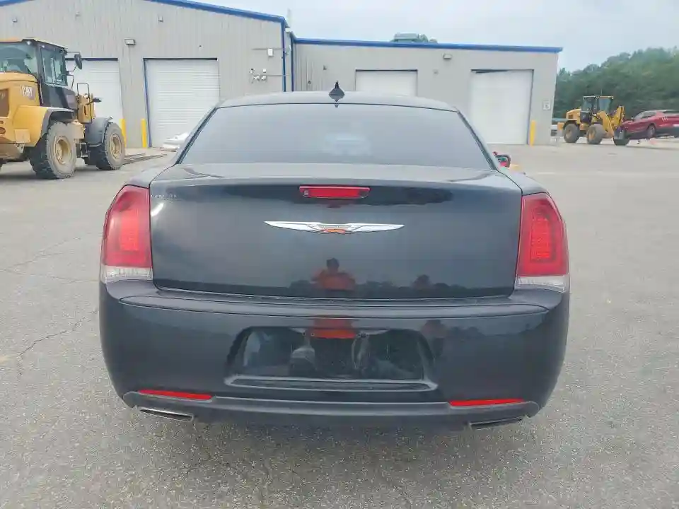 2C3CCAAG3KH502610 2019 CHRYSLER 300-5