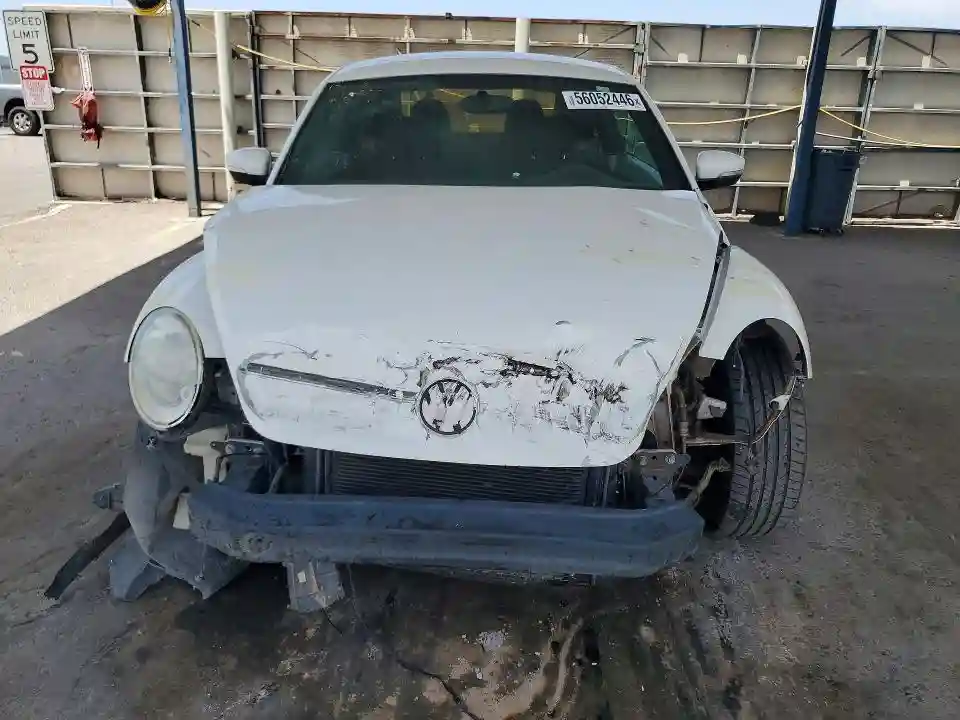 3VWJX7AT1CM638144 2012 VOLKSWAGEN BEETLE-4