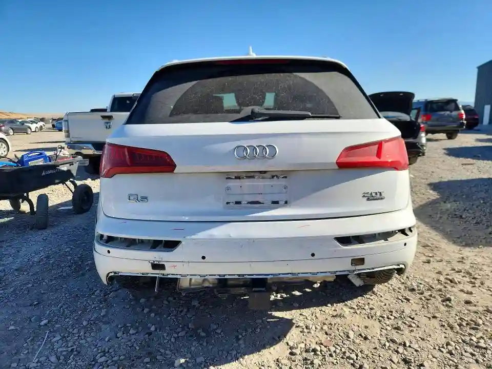 WA1CNAFY7J2098834 2018 AUDI Q5-5