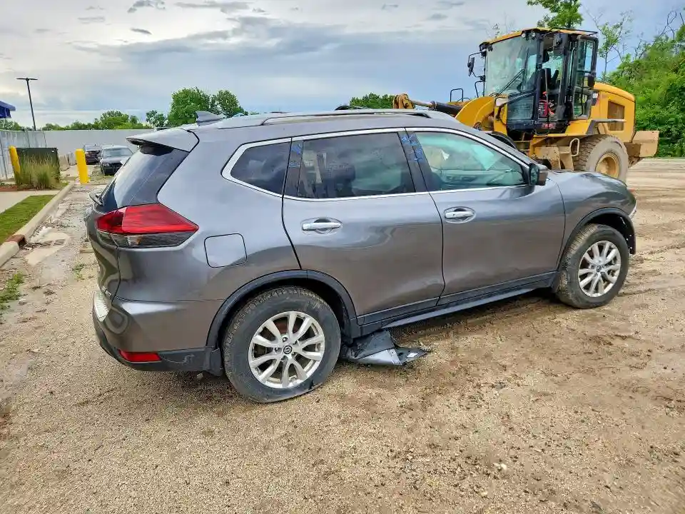 5N1AT2MV0JC790828 2018 NISSAN ROGUE-2