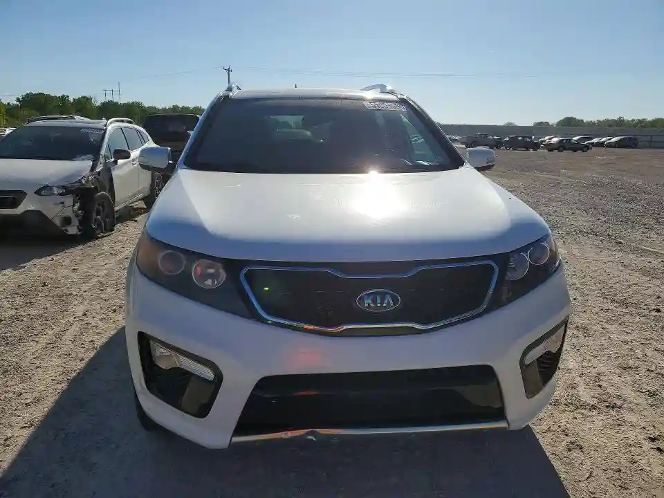 5XYKWDA24BG098882 2011 KIA SORENTO-4