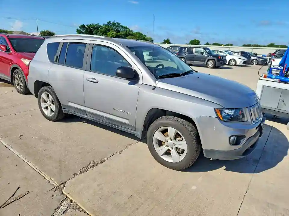1C4NJCBA9HD123102 2017 JEEP COMPASS-3