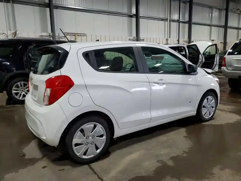 KL8CA6SA5JC423832 2018 CHEVROLET SPARK-2