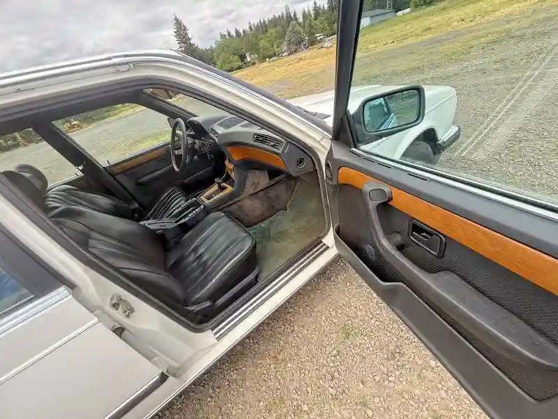 WBAFJ910608751757 1985 BMW 7 SERIES-4