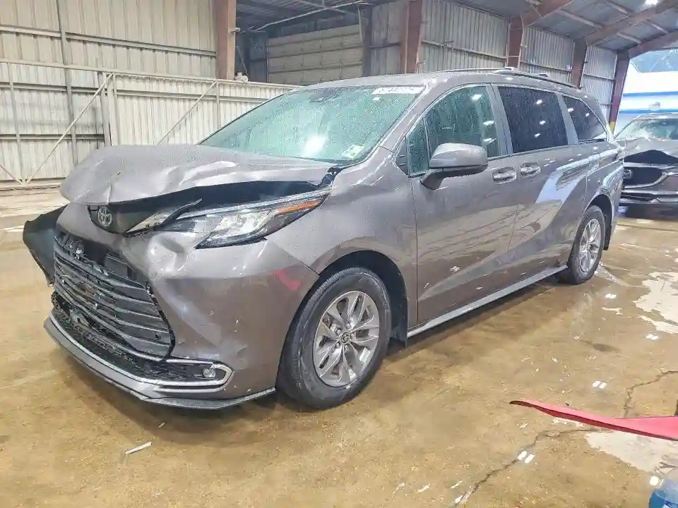 5TDYRKEC6NS130277 2022 TOYOTA SIENNA-0