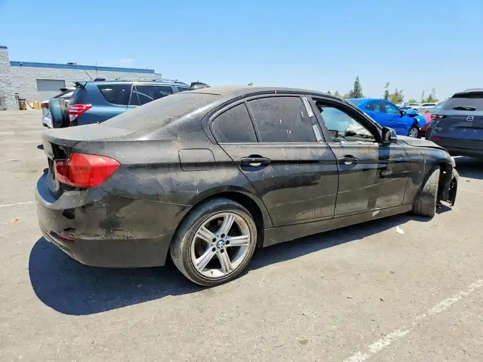 WBA3C1C58DF444261 2013 BMW 3 SERIES-2