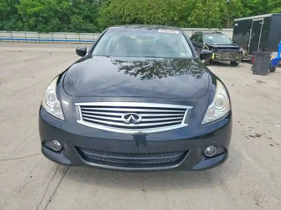 JN1CV6AR2FM650113 2015 INFINITI Q40-4