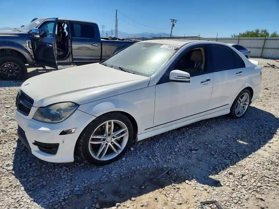 WDDGF4HB1DA835945 2013 MERCEDES-BENZ C-CLASS-0