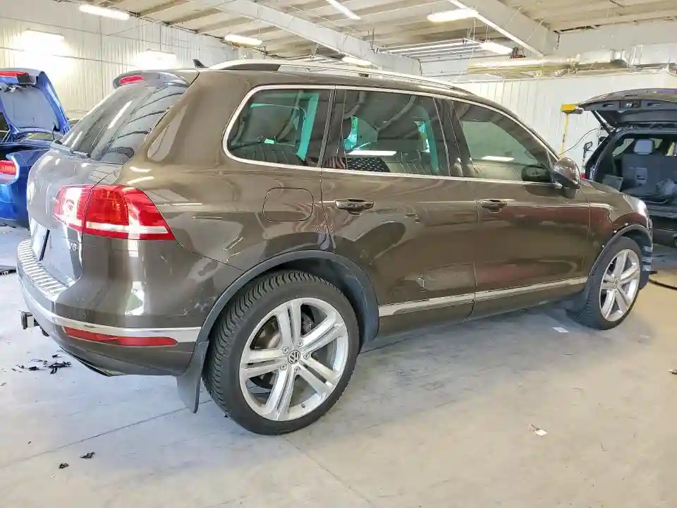 WVGGF7BP4HD002687 2017 VOLKSWAGEN TOUAREG-2
