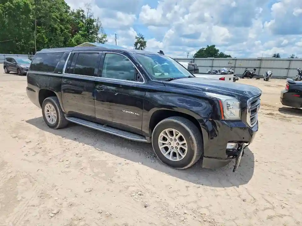 1GKS1GKC0JR332799 2018 GMC YUKON-3