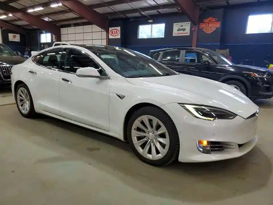 5YJSA1E25JF244333 2018 TESLA MODEL S-3