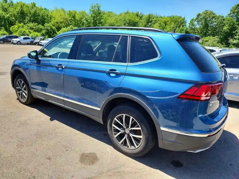 3VV3B7AX8LM061806 2020 VOLKSWAGEN TIGUAN-1
