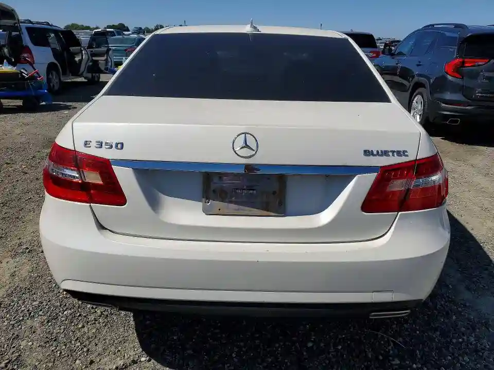WDDHF2EB9BA372852 2011 MERCEDES-BENZ E-CLASS-5
