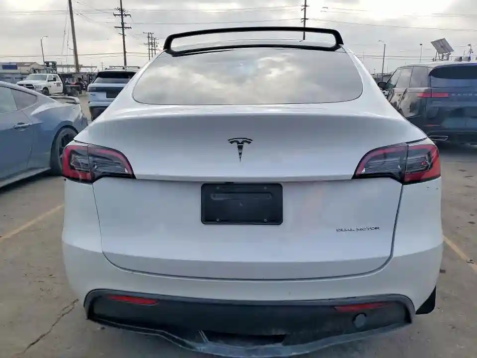 7SAYGAEE1PF881184 2023 TESLA MODEL Y-5