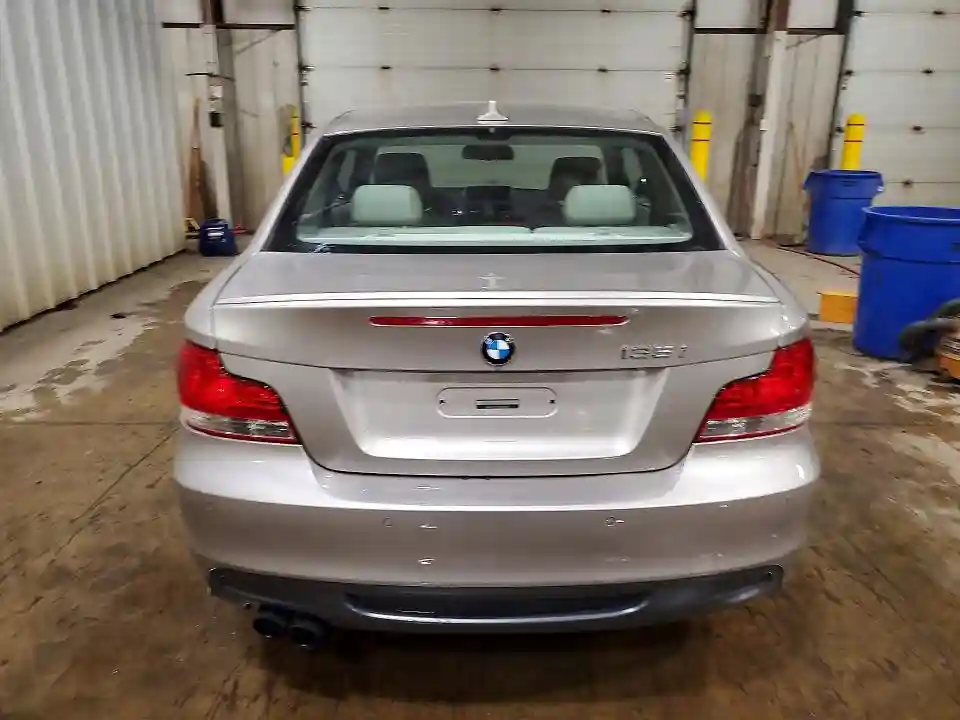 WBAUC9C52BVM11407 2011 BMW 1 SERIES-5