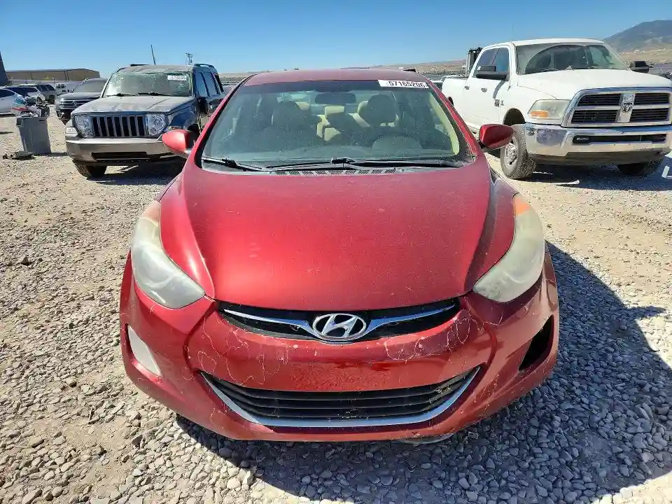 5NPDH4AE8DH212987 2013 HYUNDAI ELANTRA-4