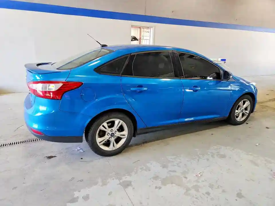 1FAHP3F27CL460399 2012 FORD FOCUS-2