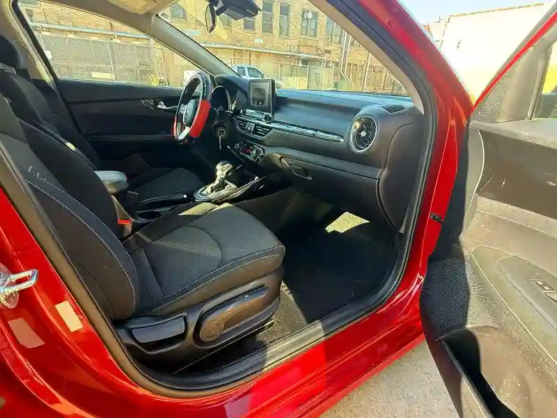 3KPF34AD4KE056916 2019 KIA FORTE-4