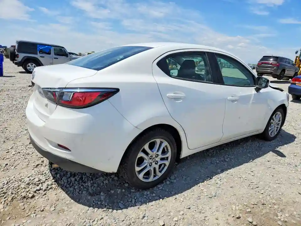 3MYDLBZV0GY117212 2016 SCION IA-2
