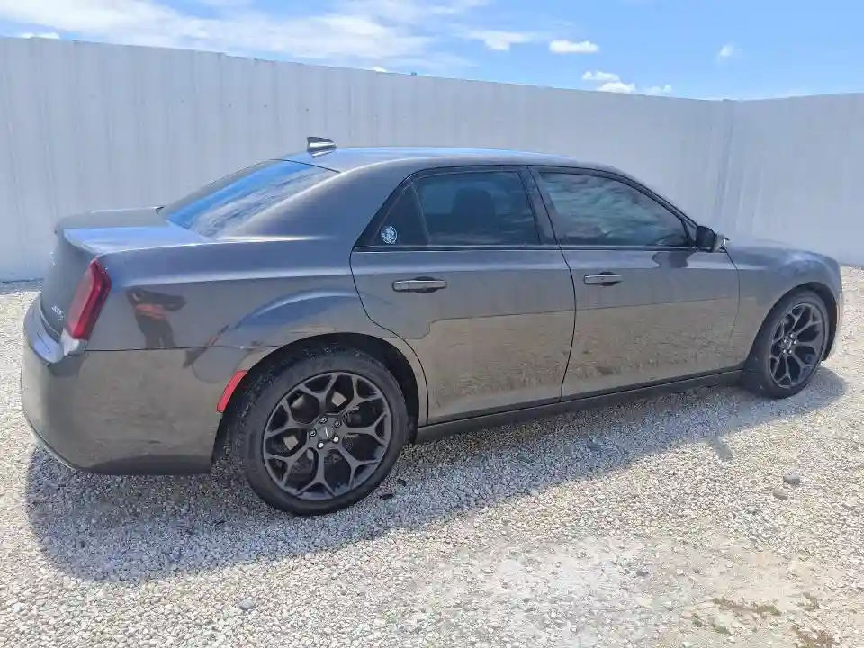 2C3CCABG1KH654206 2019 CHRYSLER 300-2