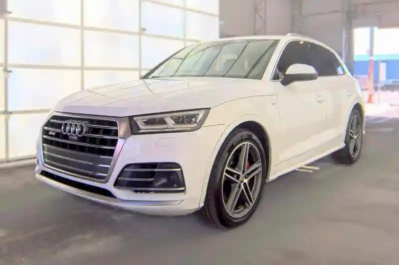 WA1C4AFY8J2182275 2018 AUDI SQ5-1