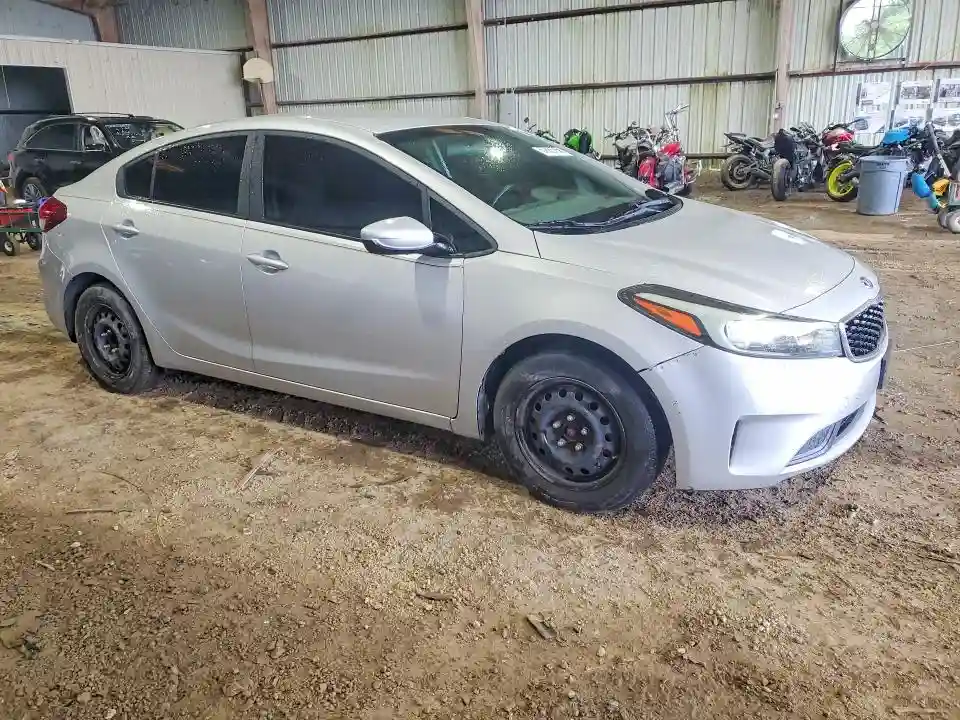 3KPFK4A70JE209884 2018 KIA FORTE-3