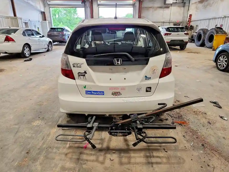 JHMGE8H40AC030944 2010 HONDA FIT-5