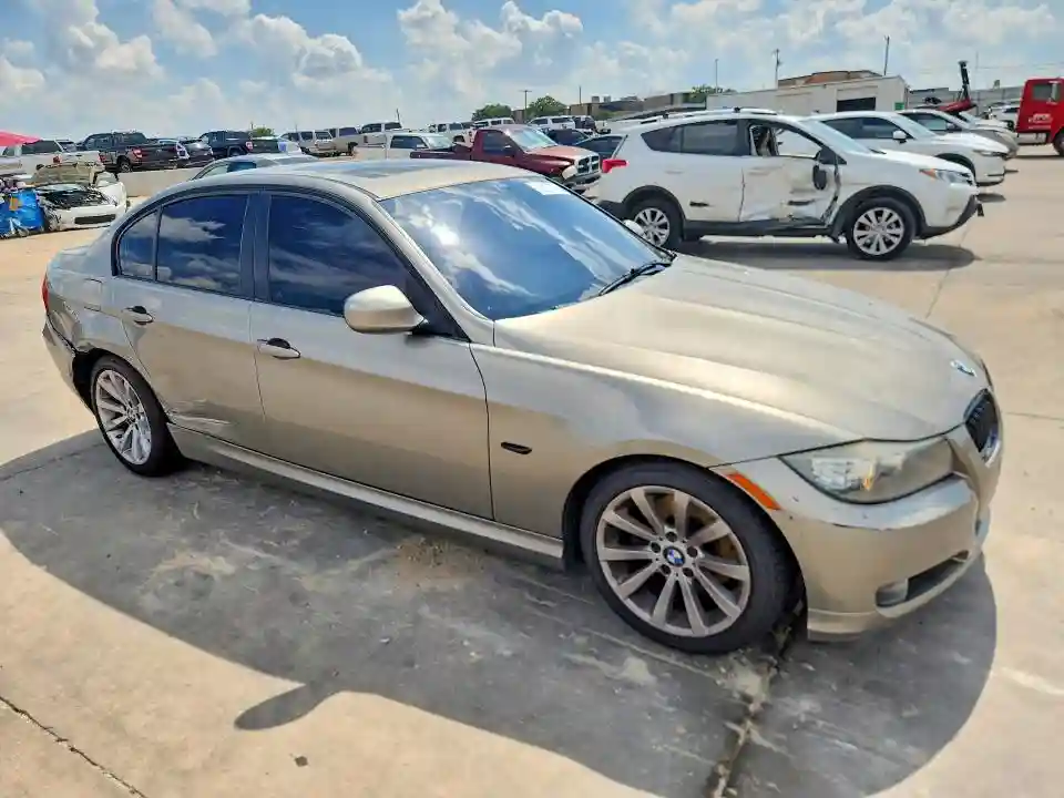 WBAPH7G51BNM58375 2011 BMW 3 SERIES-3