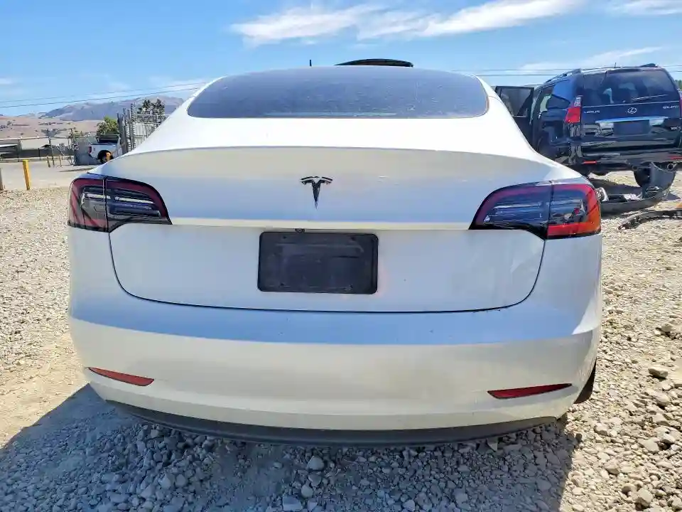 5YJ3E1EA7PF709767 2023 TESLA MODEL 3-5