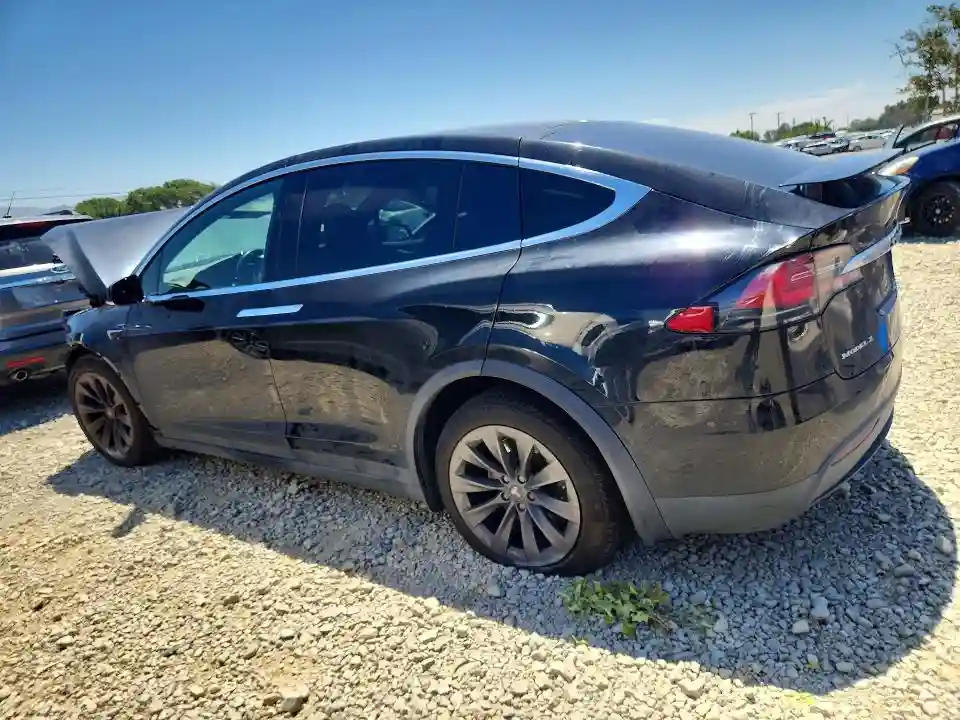 5YJXCBE23JF100107 2018 TESLA MODEL X-1