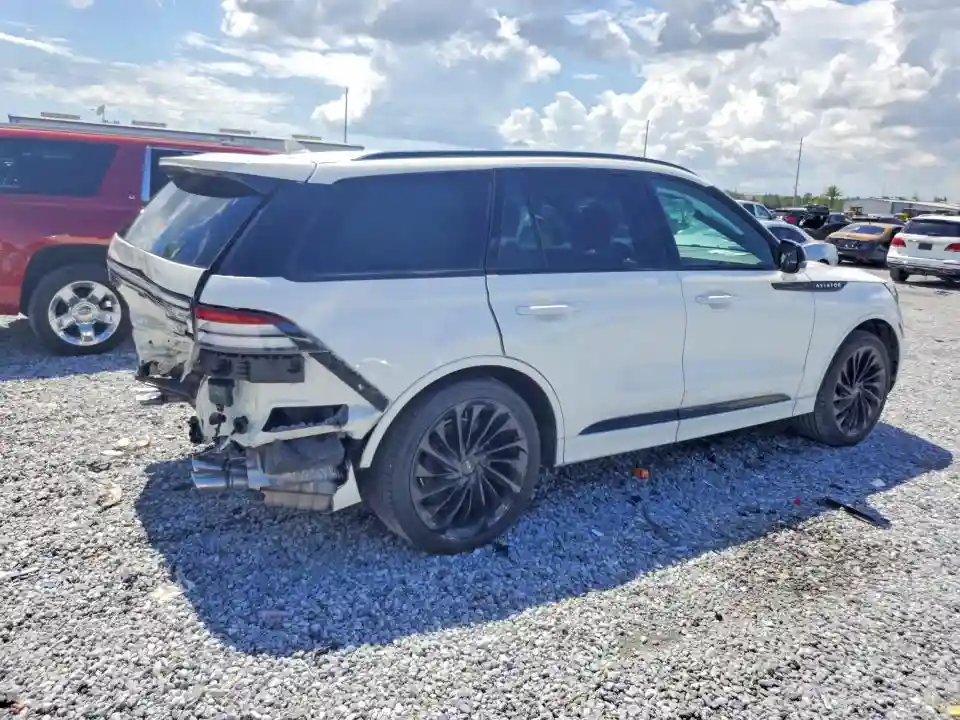 5LM5J7WCXPGL21986 2023 LINCOLN AVIATOR-2