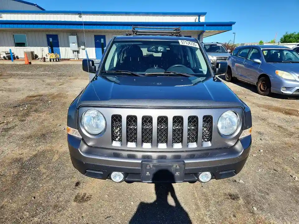 1J4NF1GB0BD283300 2011 JEEP PATRIOT-4