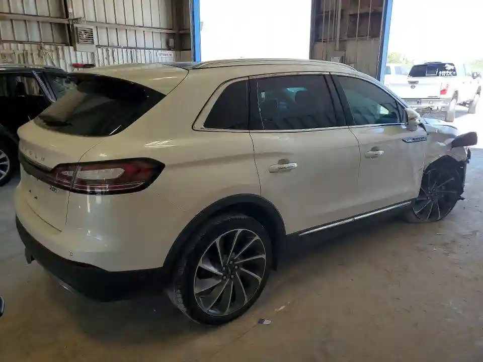2LMPJ6L9XKBL23191 2019 LINCOLN NAUTILUS-2