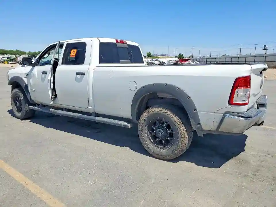 3C6UR5HL4KG615661 2019 RAM 2500-1
