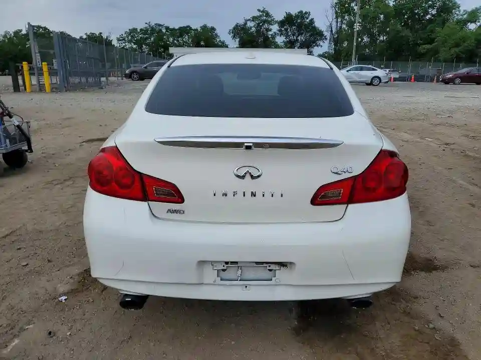 JN1CV6AR8FM520580 2015 INFINITI Q40-5