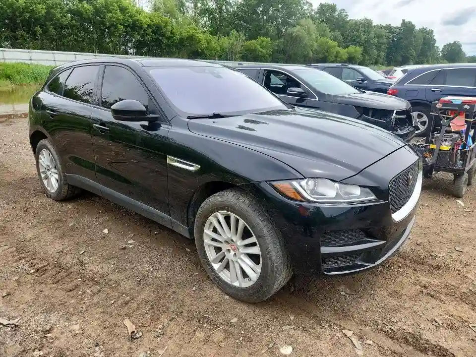 SADCS2BV8HA061263 2017 JAGUAR F-PACE-3