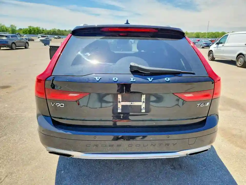YV4A22NL4J1020533 2018 VOLVO V90-5
