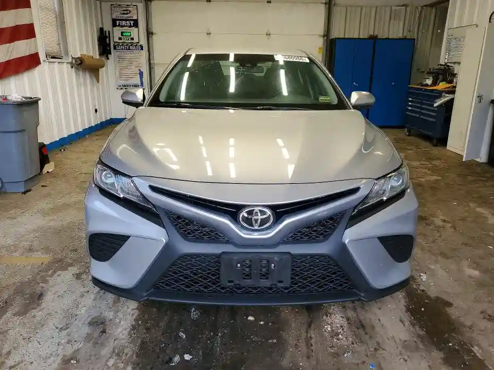 4T1B11HK9JU093091 2018 TOYOTA CAMRY-4