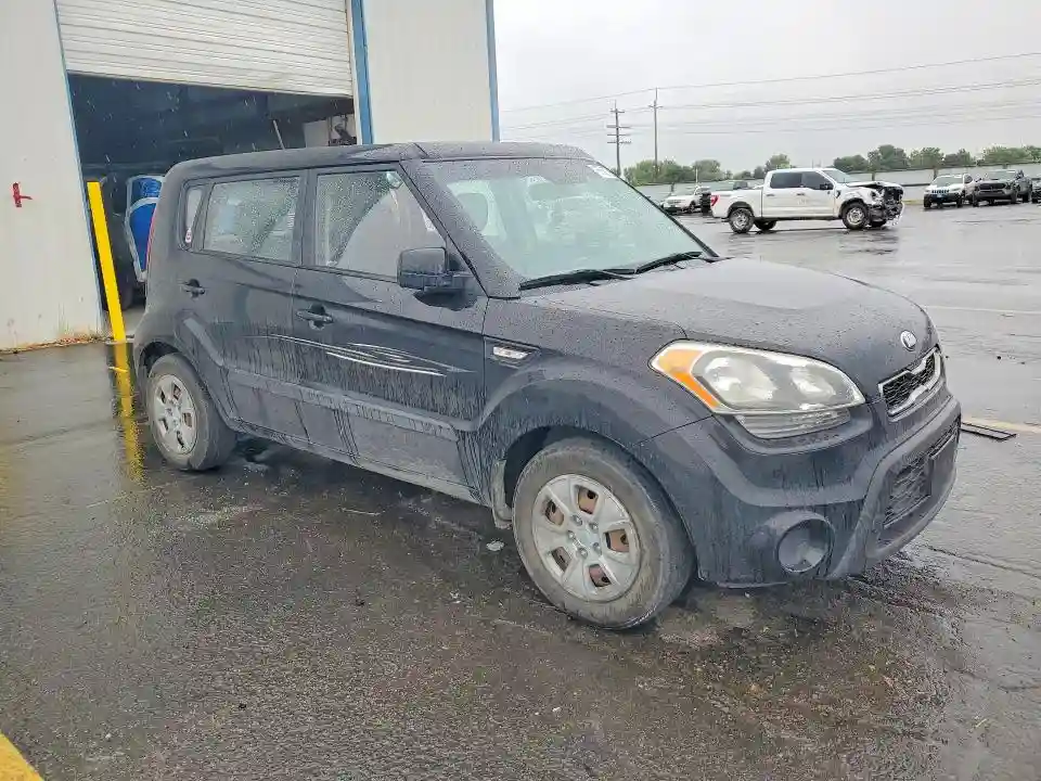 KNDJT2A53D7526606 2013 KIA SOUL-3