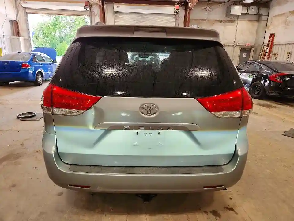 5TDKK3DC9BS036200 2011 TOYOTA SIENNA-5