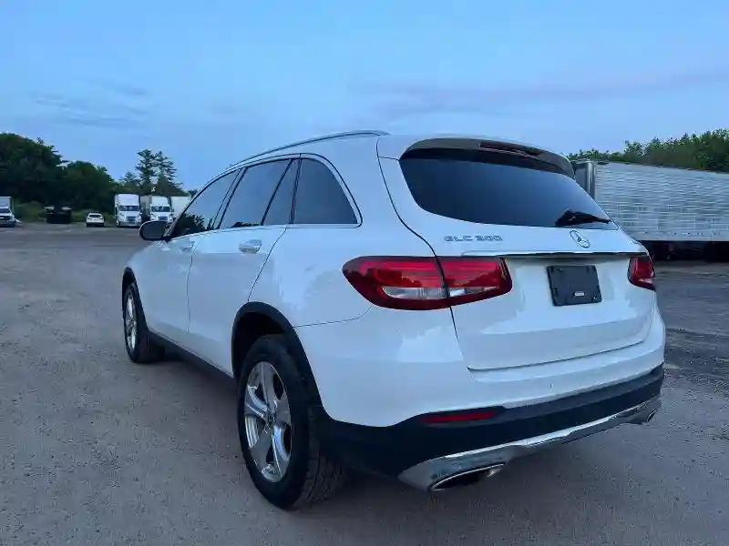 WDC0G4KB9JF438882 2018 MERCEDES-BENZ GLC-CLASS-2