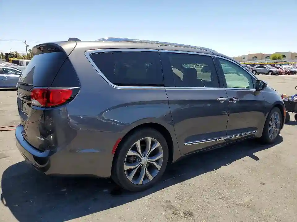 2C4RC1GG7JR198316 2018 CHRYSLER PACIFICA-2