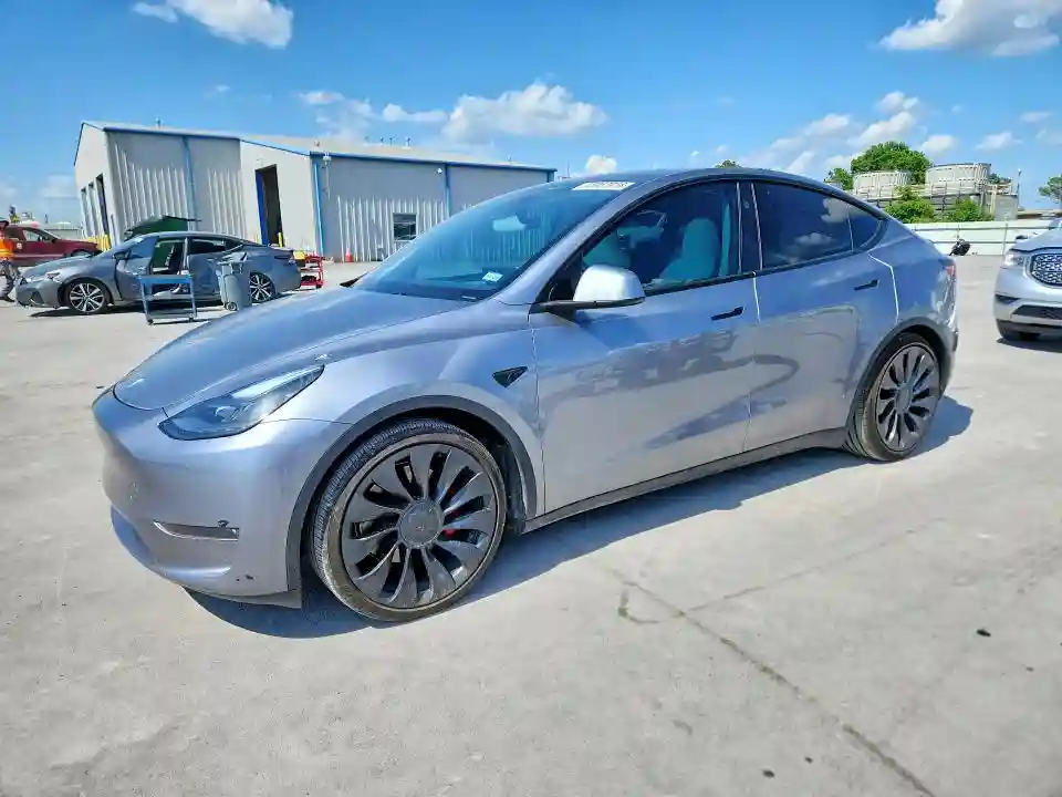 7SAYGDEF4RA292754 2024 TESLA MODEL Y-0